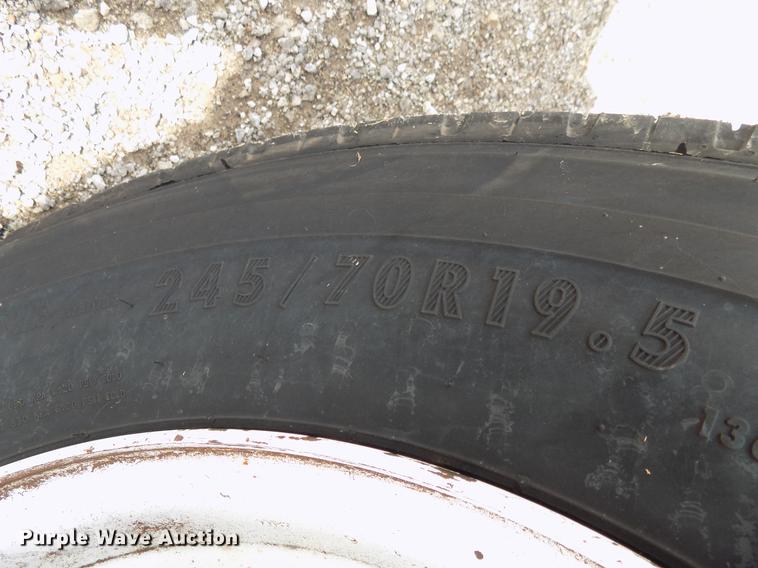 image for item FJ9282 2004 International 4300 service truck with crane