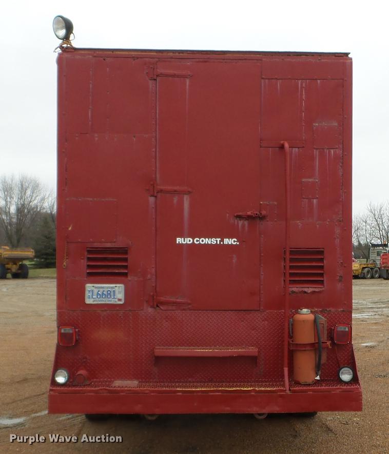 image for item FM9273 1991 Ford F700 service truck