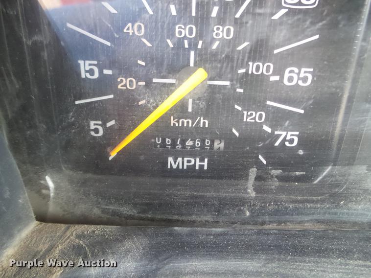 image for item FM9273 1991 Ford F700 service truck