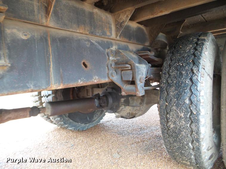 image for item FM9273 1991 Ford F700 service truck