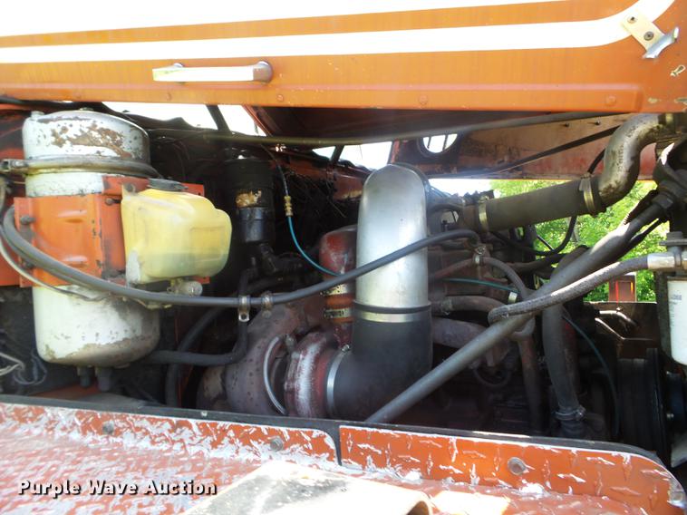 image for item FM9363 1981 International Paystar 5000 log loader truck