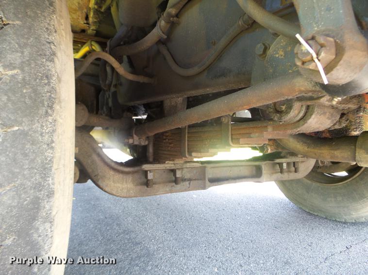 image for item FM9363 1981 International Paystar 5000 log loader truck