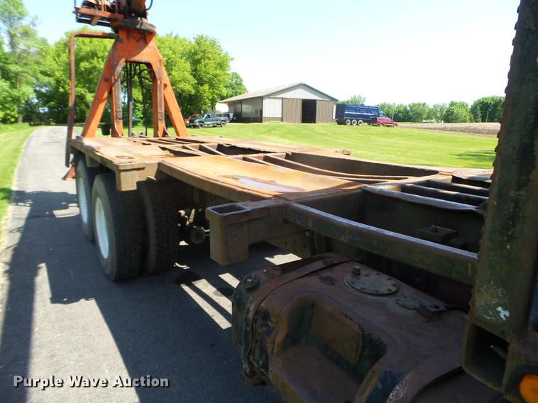 image for item FM9363 1981 International Paystar 5000 log loader truck