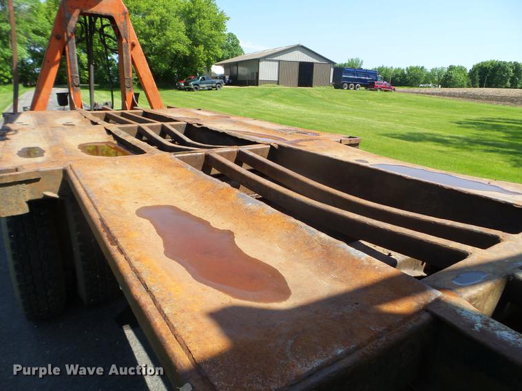 image for item FM9363 1981 International Paystar 5000 log loader truck