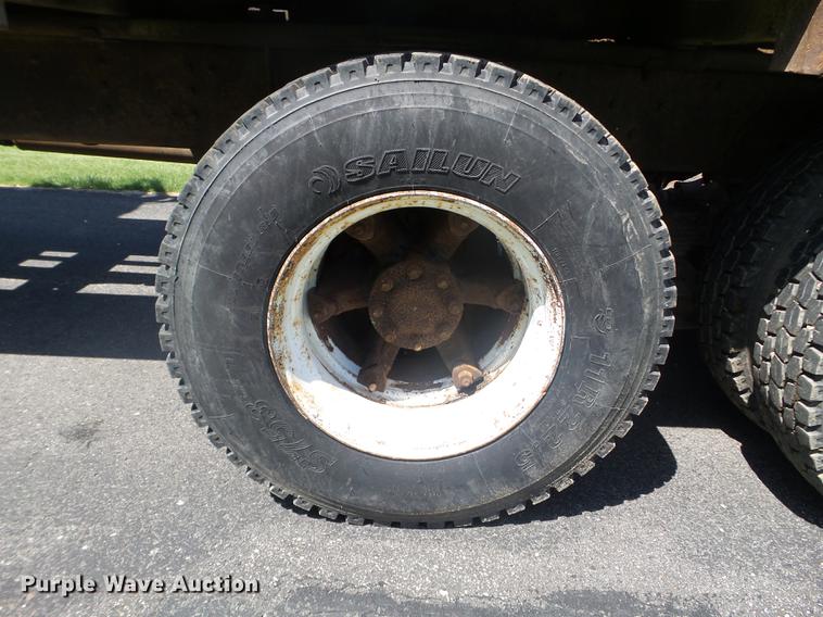 image for item FM9363 1981 International Paystar 5000 log loader truck