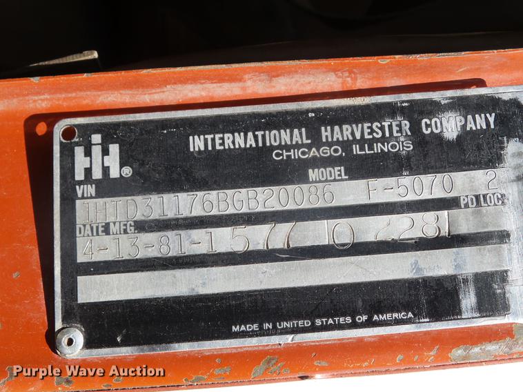 image for item FM9363 1981 International Paystar 5000 log loader truck