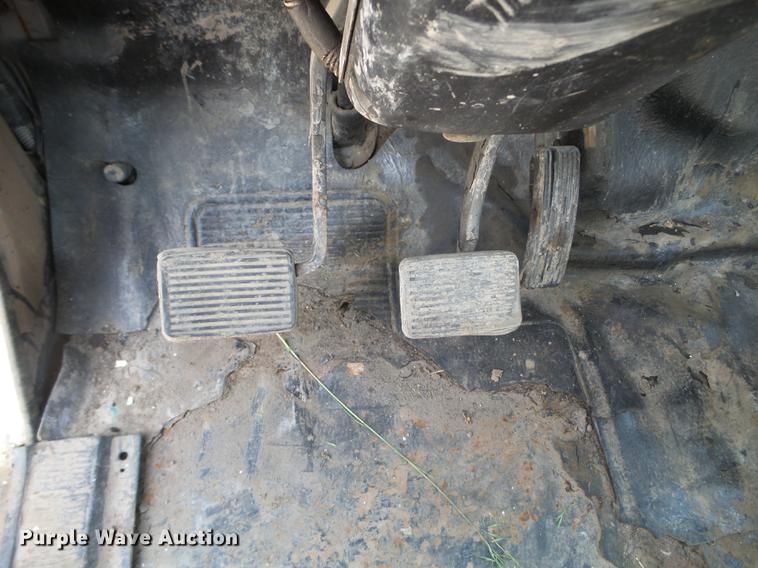 image for item FM9369 1985 International 1600 drilling rig truck