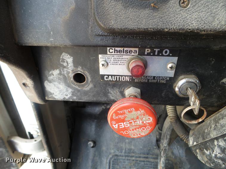 image for item FM9369 1985 International 1600 drilling rig truck