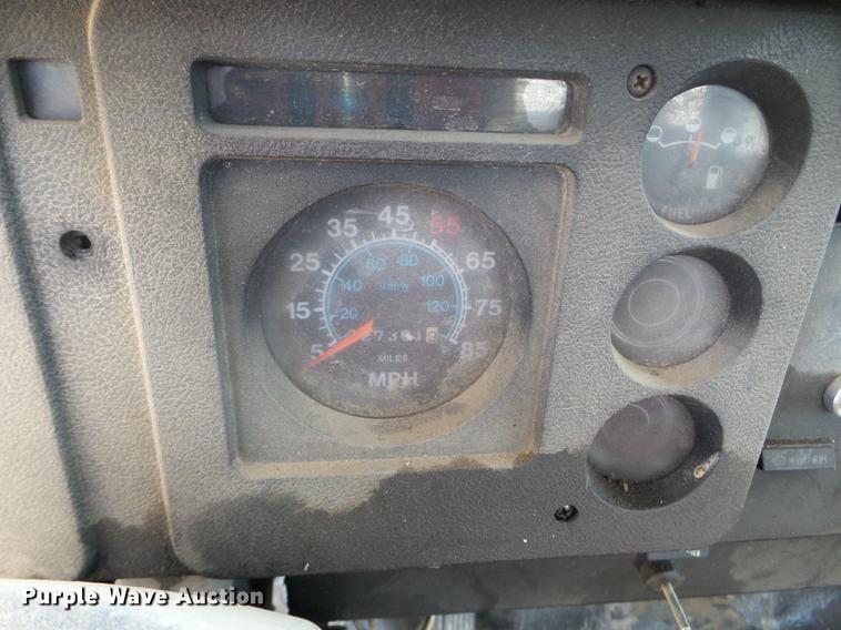 image for item FM9369 1985 International 1600 drilling rig truck