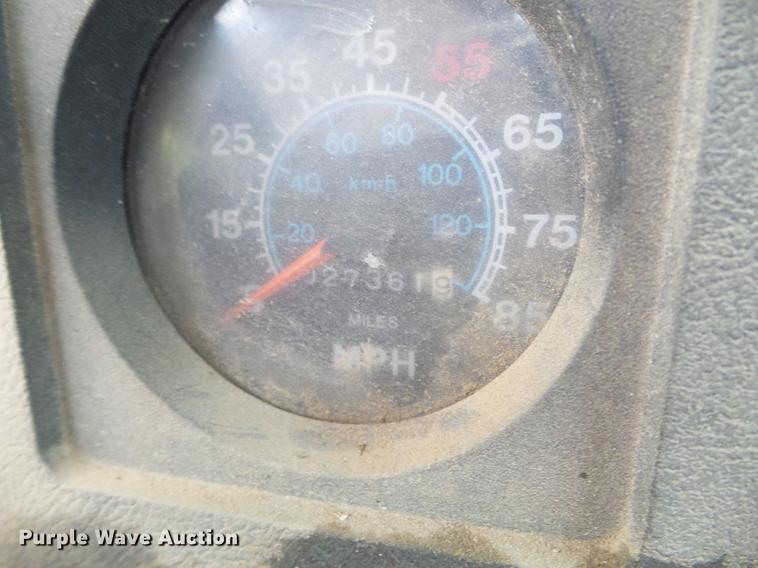 image for item FM9369 1985 International 1600 drilling rig truck