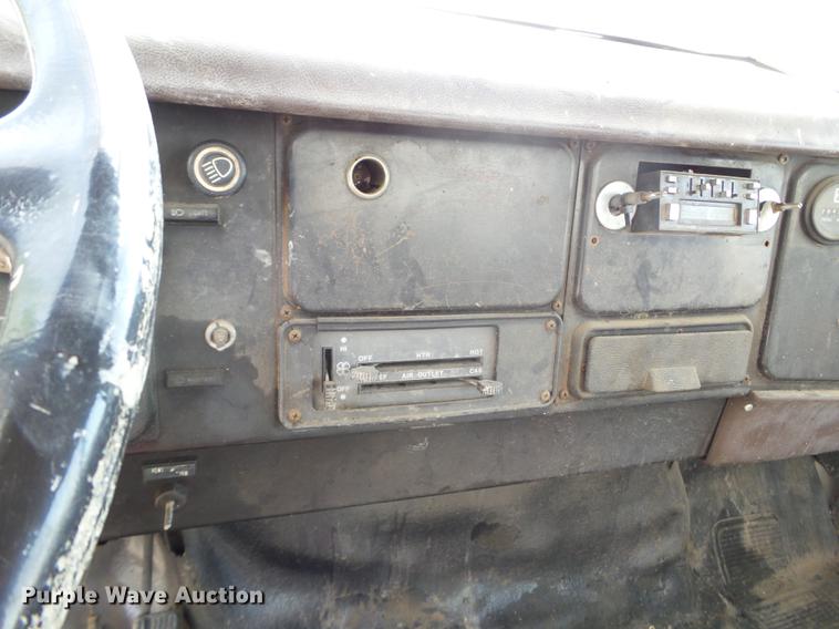 image for item FM9369 1985 International 1600 drilling rig truck