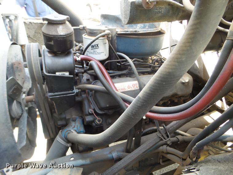 image for item FM9369 1985 International 1600 drilling rig truck