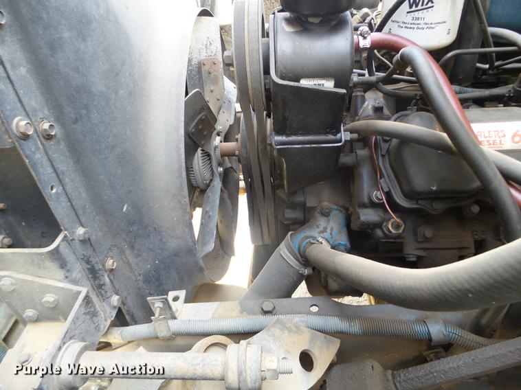 image for item FM9369 1985 International 1600 drilling rig truck