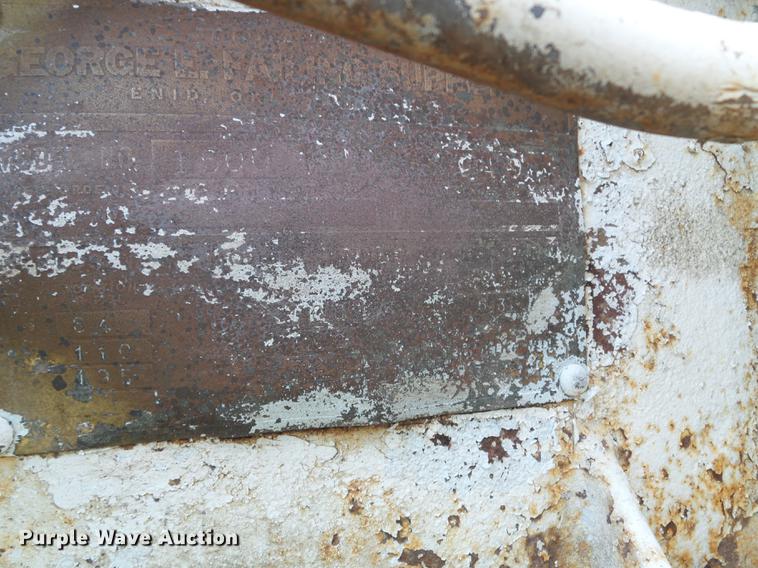 image for item FM9369 1985 International 1600 drilling rig truck