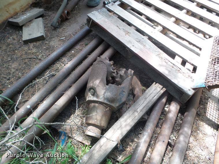 image for item FM9369 1985 International 1600 drilling rig truck