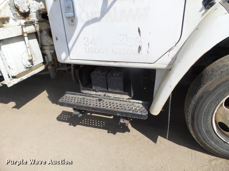 image for item FM9369 1985 International 1600 drilling rig truck