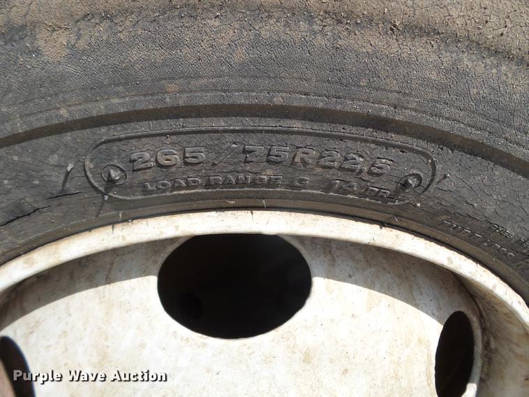 image for item FM9369 1985 International 1600 drilling rig truck