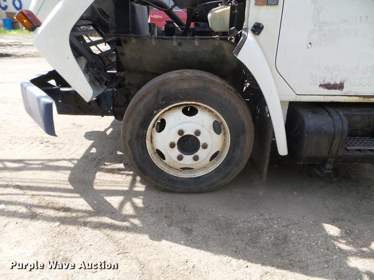 image for item FM9369 1985 International 1600 drilling rig truck