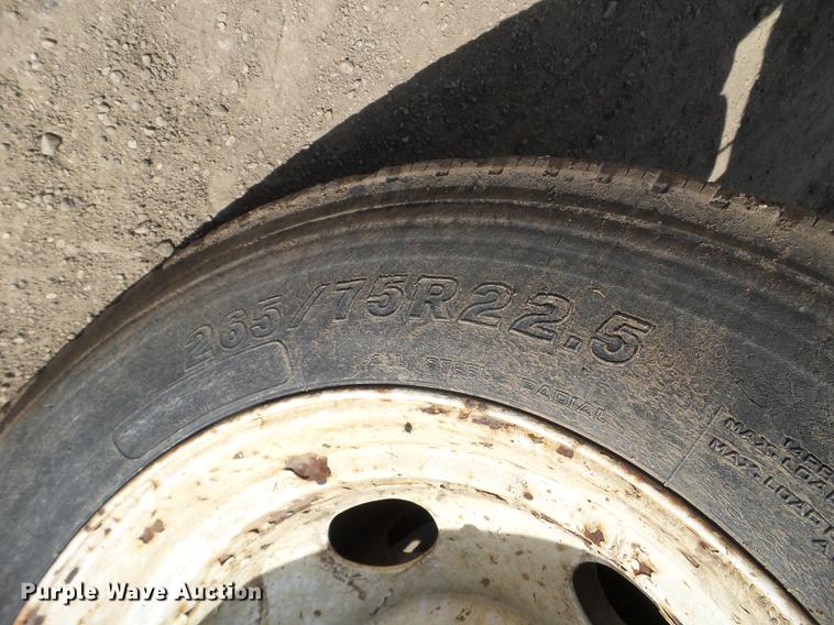 image for item FM9369 1985 International 1600 drilling rig truck