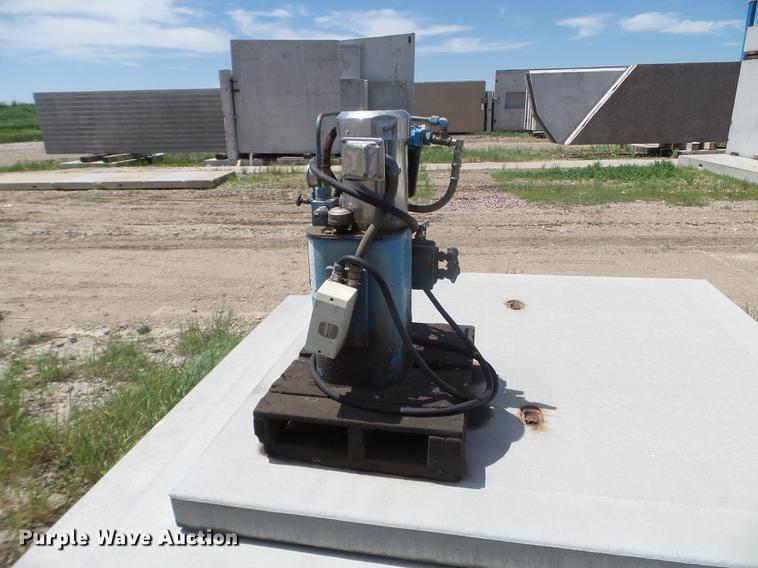 image for item FM9377 Hamilton Form inverted T form