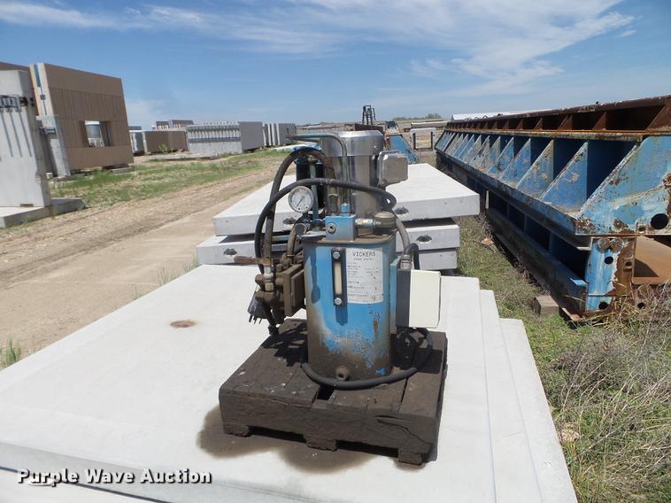 image for item FM9377 Hamilton Form inverted T form