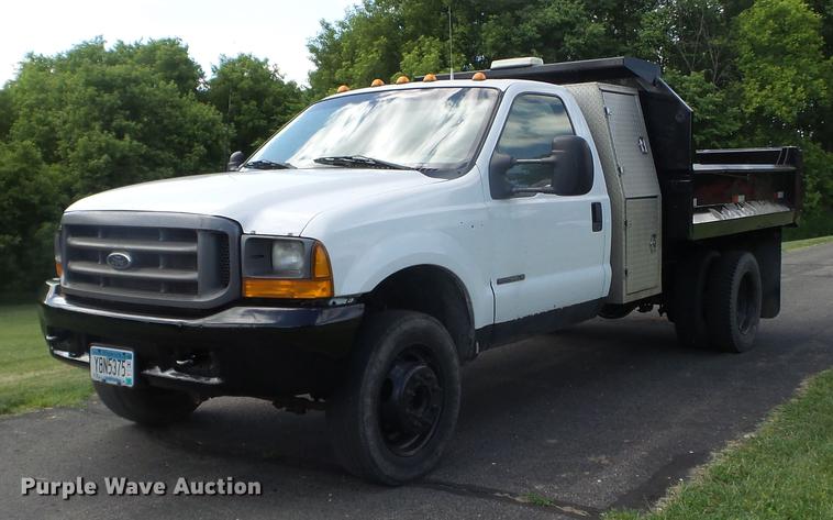 image for item FM9383 2000 Ford F550 Super Duty dump truck