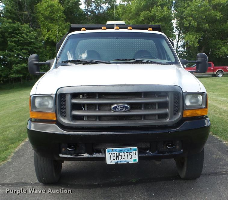 image for item FM9383 2000 Ford F550 Super Duty dump truck