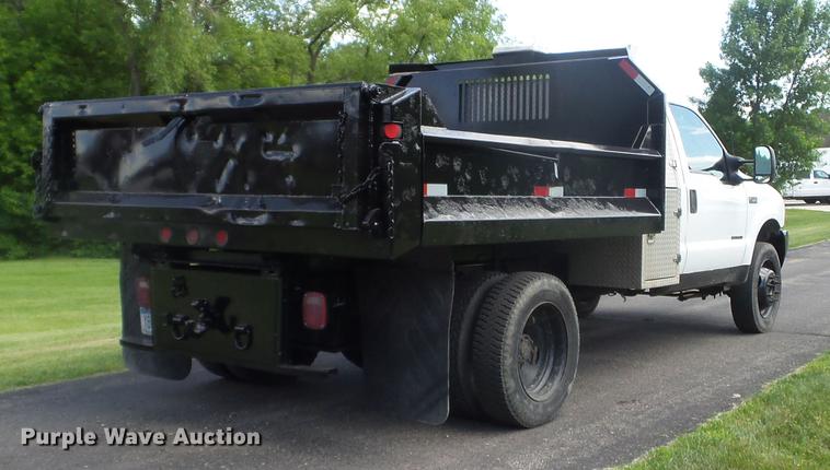 image for item FM9383 2000 Ford F550 Super Duty dump truck