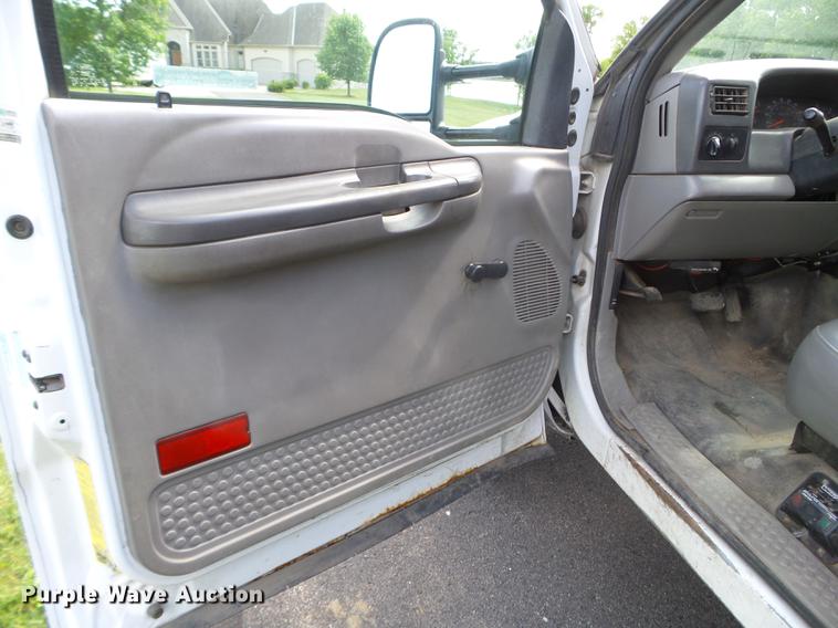 image for item FM9383 2000 Ford F550 Super Duty dump truck