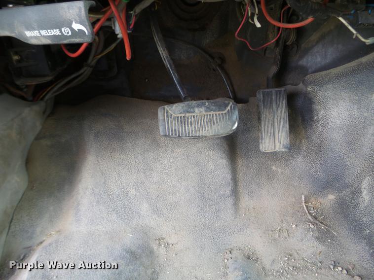 image for item FM9383 2000 Ford F550 Super Duty dump truck