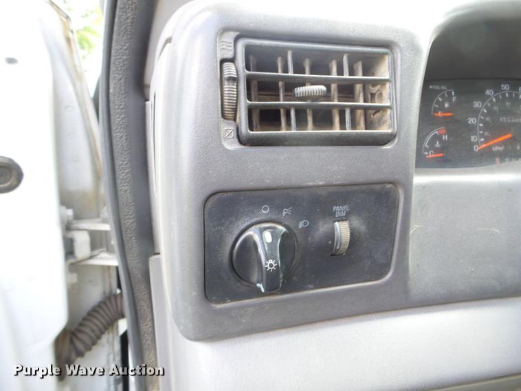 image for item FM9383 2000 Ford F550 Super Duty dump truck