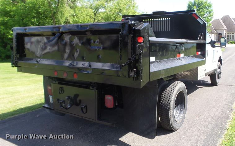 image for item FM9383 2000 Ford F550 Super Duty dump truck