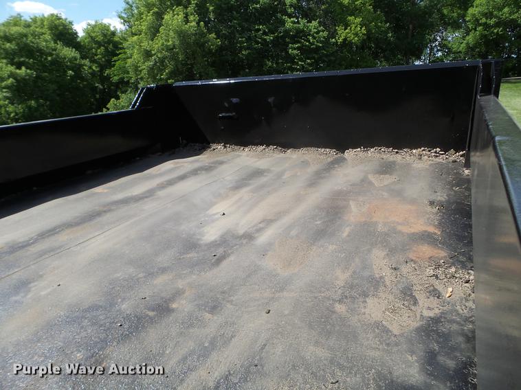 image for item FM9383 2000 Ford F550 Super Duty dump truck