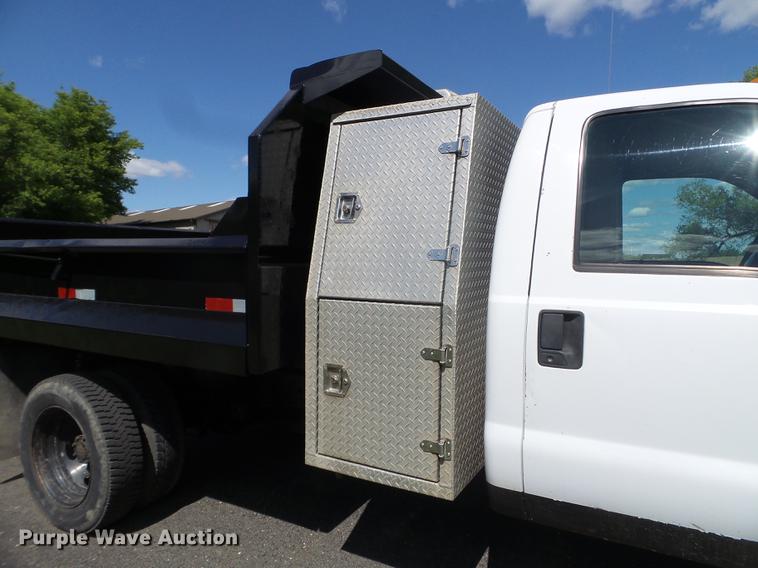 image for item FM9383 2000 Ford F550 Super Duty dump truck