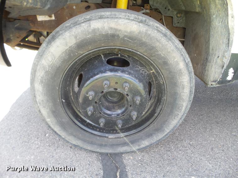 image for item FM9383 2000 Ford F550 Super Duty dump truck