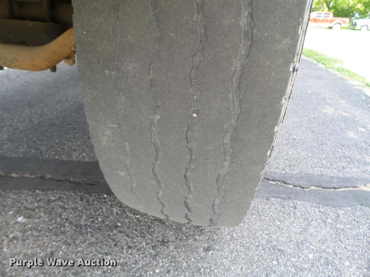 image for item FM9383 2000 Ford F550 Super Duty dump truck