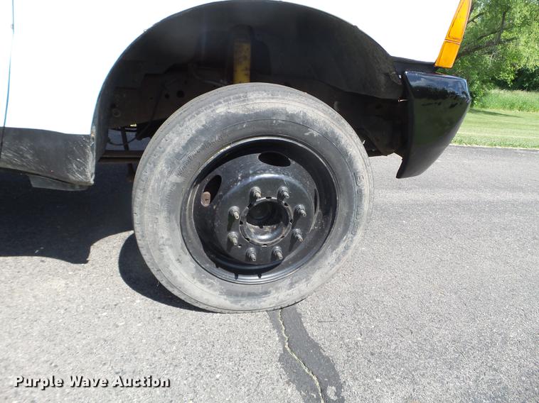 image for item FM9383 2000 Ford F550 Super Duty dump truck