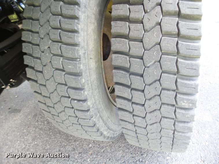 image for item FM9383 2000 Ford F550 Super Duty dump truck