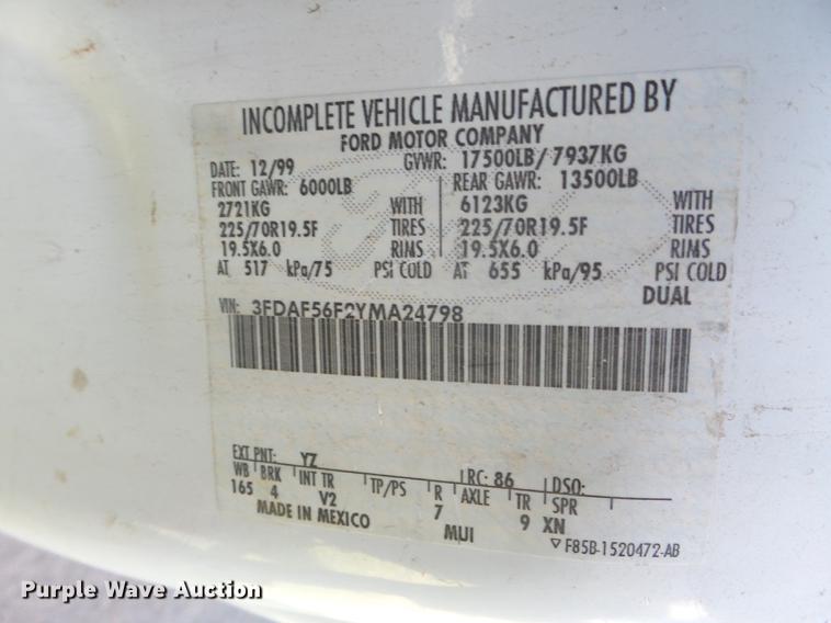 image for item FM9383 2000 Ford F550 Super Duty dump truck