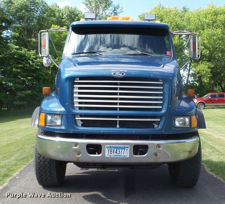 image for item FM9385 1998 Ford LTA9000 truck cab and chassis