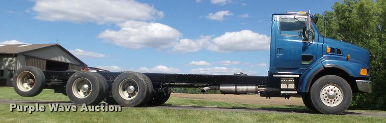 image for item FM9385 1998 Ford LTA9000 truck cab and chassis