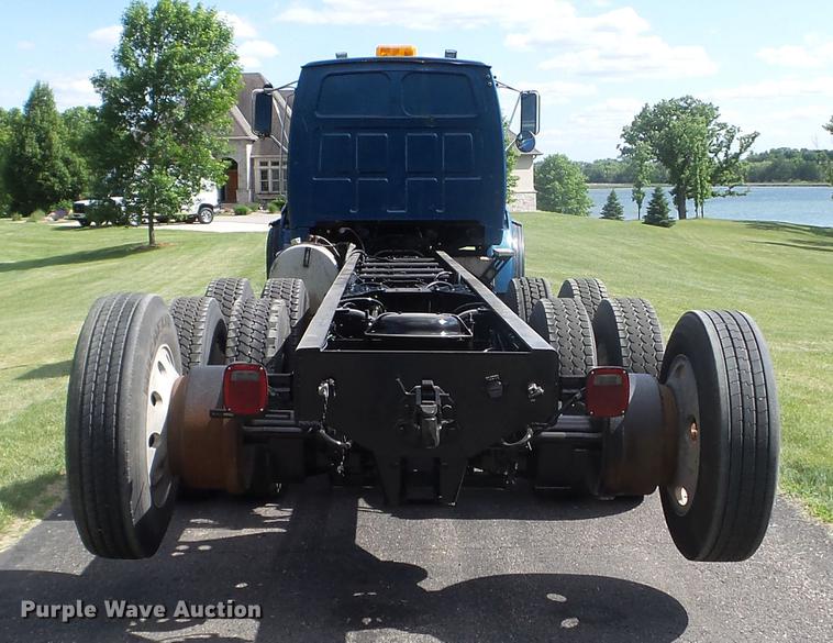 image for item FM9385 1998 Ford LTA9000 truck cab and chassis