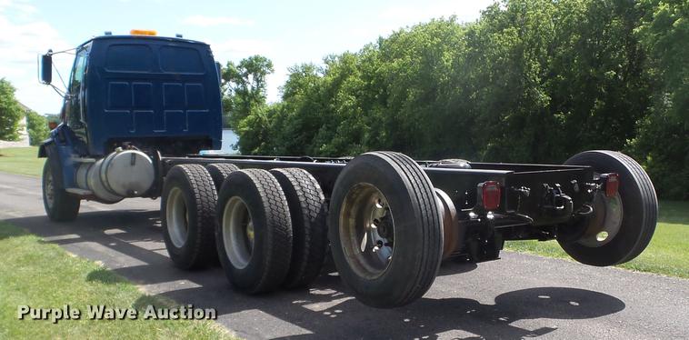 image for item FM9385 1998 Ford LTA9000 truck cab and chassis