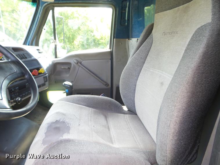 image for item FM9385 1998 Ford LTA9000 truck cab and chassis