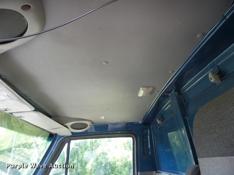 image for item FM9385 1998 Ford LTA9000 truck cab and chassis