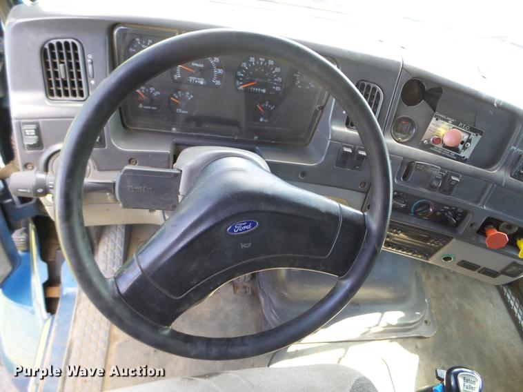 image for item FM9385 1998 Ford LTA9000 truck cab and chassis