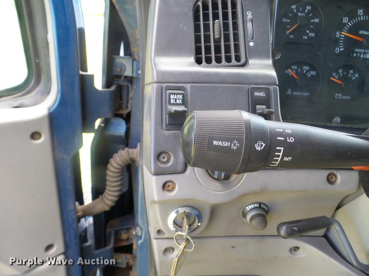 image for item FM9385 1998 Ford LTA9000 truck cab and chassis