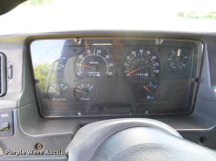 image for item FM9385 1998 Ford LTA9000 truck cab and chassis