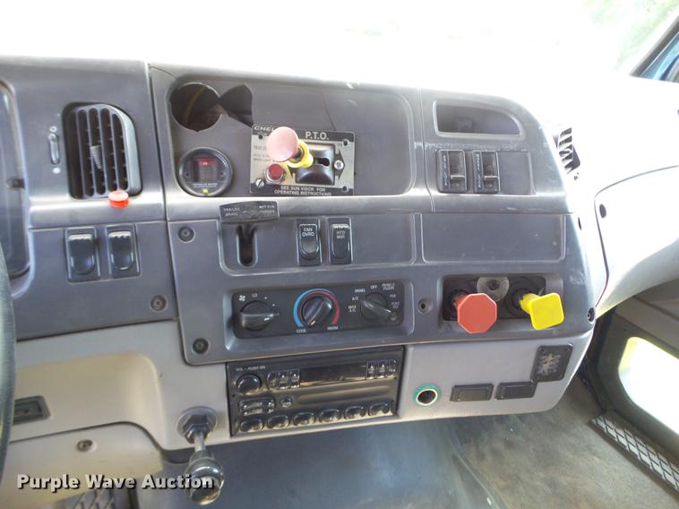 image for item FM9385 1998 Ford LTA9000 truck cab and chassis