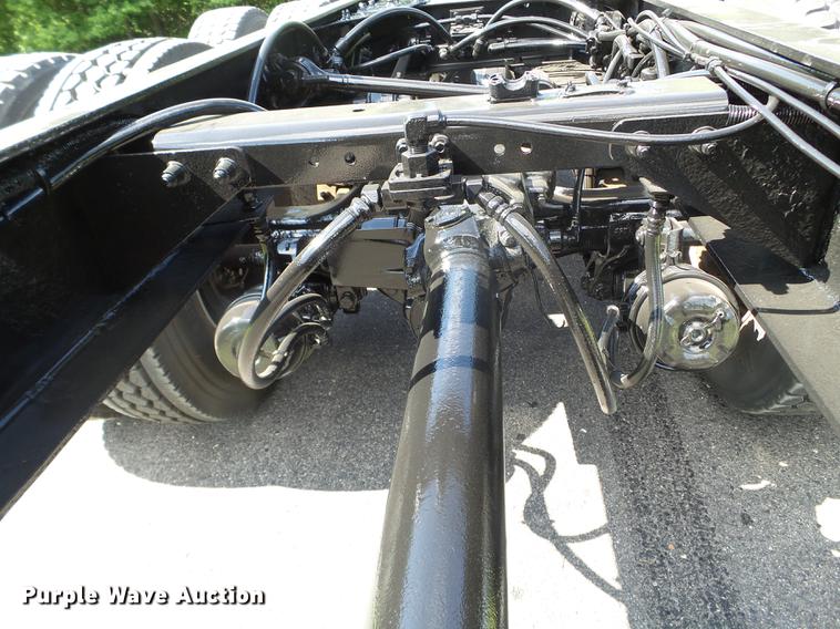 image for item FM9385 1998 Ford LTA9000 truck cab and chassis